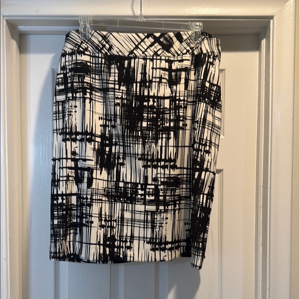 Jones Studio Monochrome Abstract Pencil Skirt